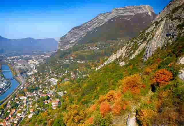 赛博朋克的色系(赛博朋克的风格色系)